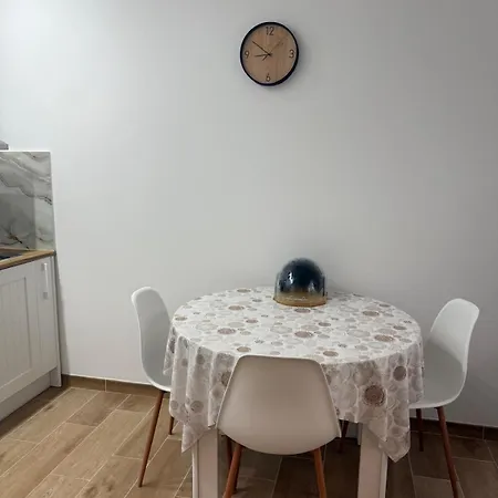 Garsoniera Stefi 2 *